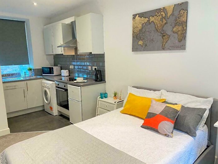 1 Bedroom Apartment To Rent In Flat B, Outcote Bank, Huddersfield, Kirklees, HD1