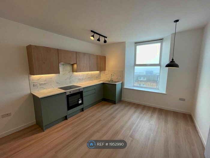 1 Bedroom Flat To Rent In Upper Kewstoke Road, Weston-Super-Mare, BS23