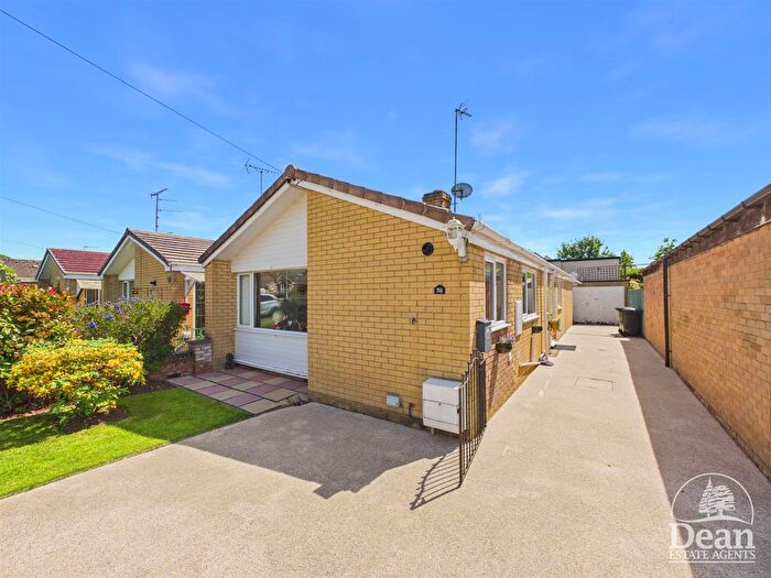 4 Bedroom Semi-Detached Bungalow For Sale In Lakeside Avenue, Lydney, GL15