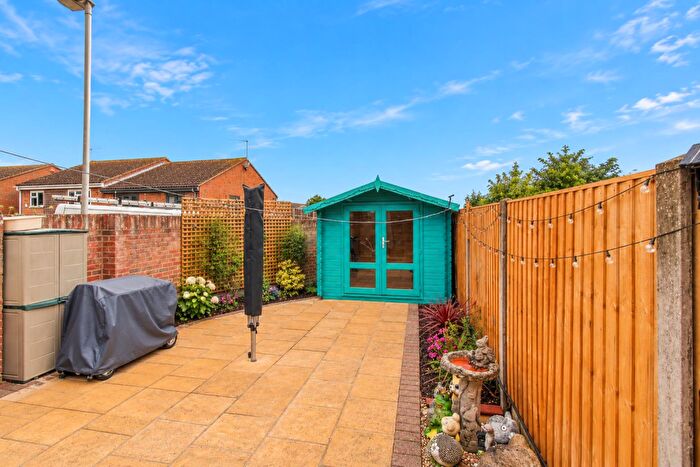 2 Bedroom Bungalow For Sale In Sycamore Close, Margate, CT9