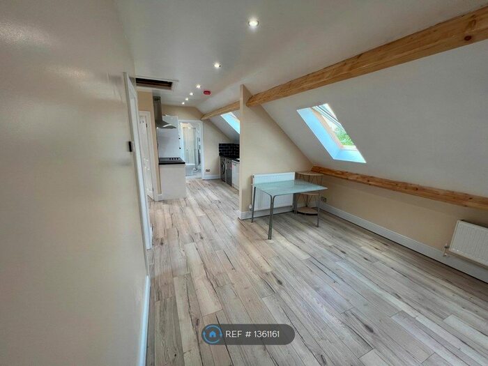 2 Bedroom Flat To Rent In Lower Hillmorton Rd, Rugby, CV21