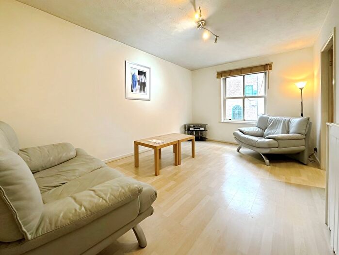 1 Bedroom Flat To Rent In Chippendale House, Navigation Walk, Leeds, West Yorkshire, LS10