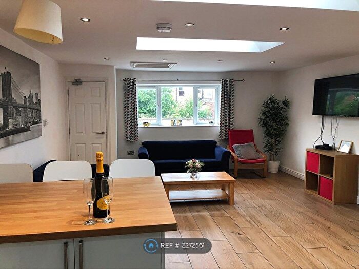 7 Bedroom Semi-Detached House To Rent In Lenton Boulevard, Nottingham, NG7