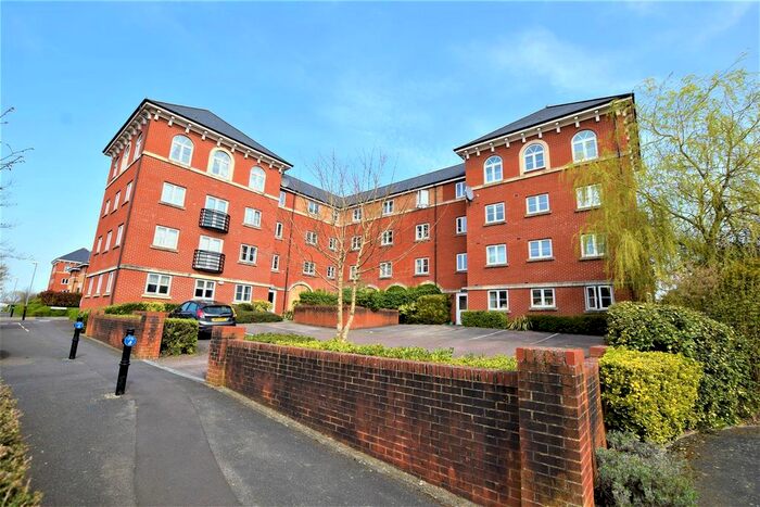 2 Bedroom Flat To Rent In Padstow Road, Swindon, SN2
