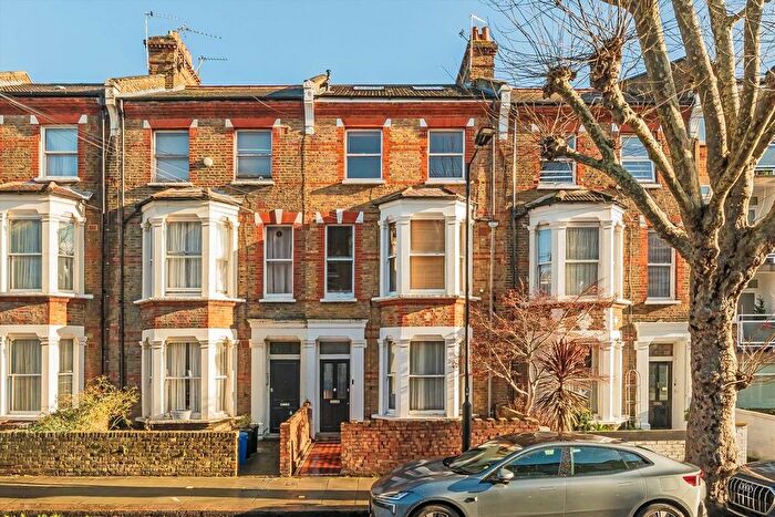 3 Bedroom Flat For Sale In Bravington Road, London, W9