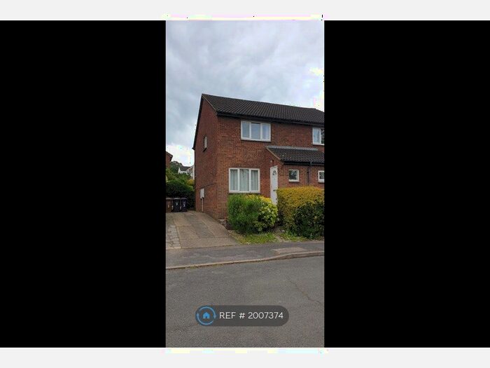 2 Bedroom Semi-Detached House To Rent In Burns Close, Hitchin, SG4