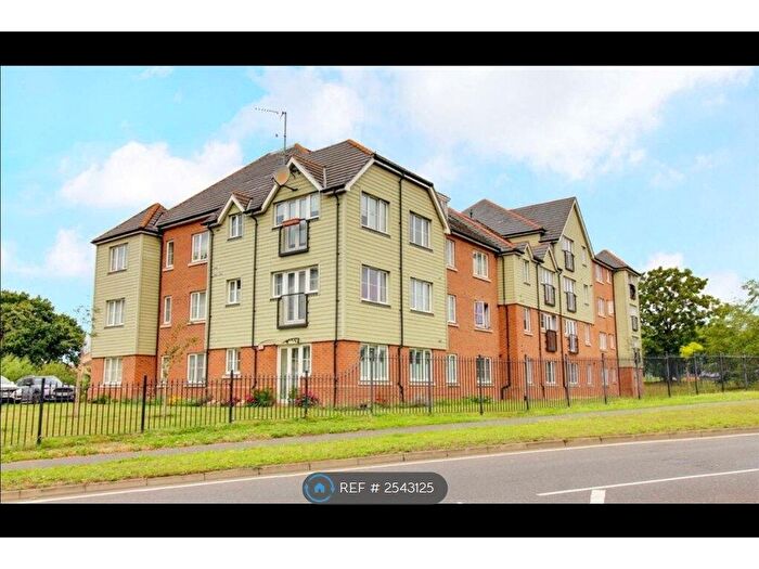 2 Bedroom Flat To Rent In Watery Lane, Turnford, Broxbourne, EN10