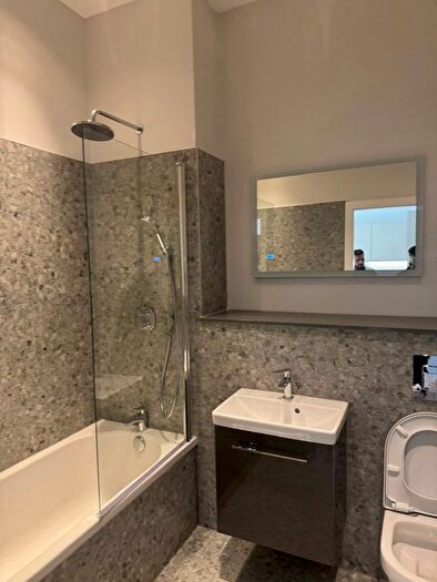 1 Bedroom Flat To Rent In Uxbridge, UB8