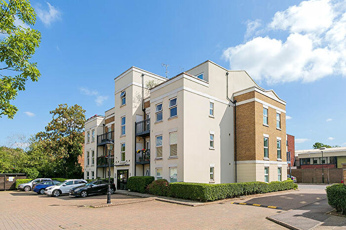 2 Bedroom Flat To Rent In Wadham Mews, London, SW14