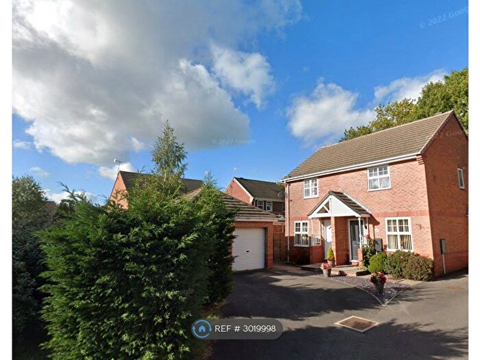 2 Bedroom Semi Detached House To Rent In Old House Road, Chesterfield, S40