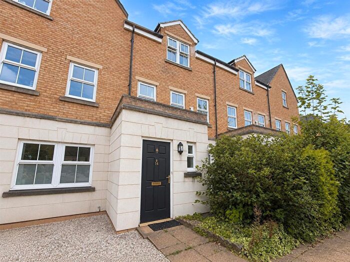 4 Bedroom Semi-Detached House To Rent In Mansion Gate Chapel Allerton, Leeds, LS7