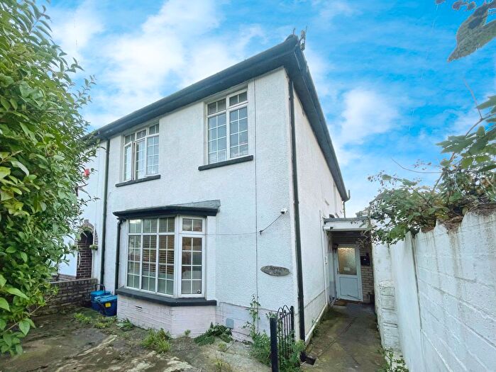 2 Bedroom Flat To Rent In Sanquhar Street, Cardiff, CF24