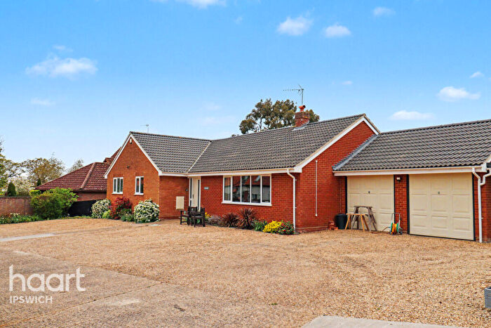 4 Bedroom Detached Bungalow For Sale In Lower Road, Ipswich, IP6