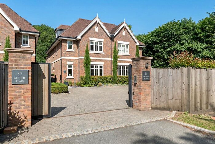 4 Bedroom Semi-Detached House For Sale In Leatherhead Road, Oxshott, KT22