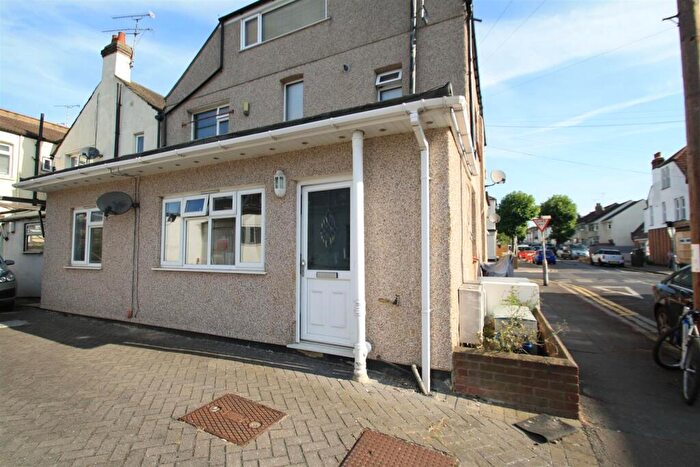 1 Bedroom Flat To Rent In Glendale Gardens, Leigh-On-Sea, SS9