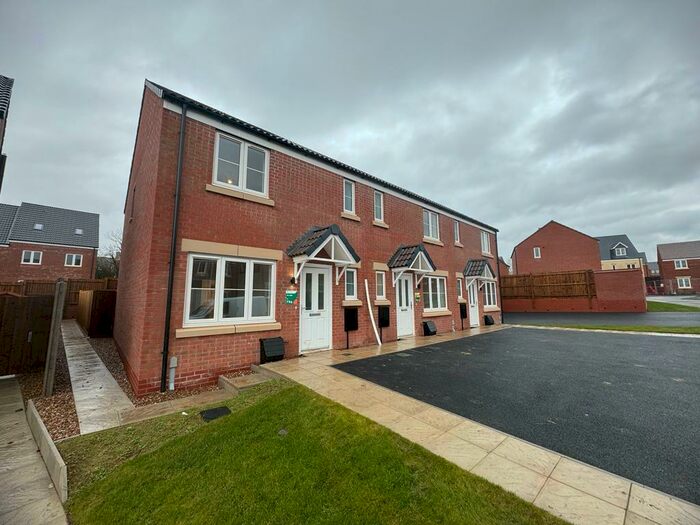 3 Bedroom End Of Terrace House To Rent In Blumenthal Close, Corby, NN17