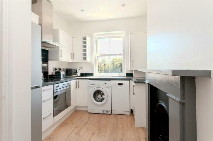 1 Bedroom Flat To Rent In Kingsland Road, Dalston, London, E8