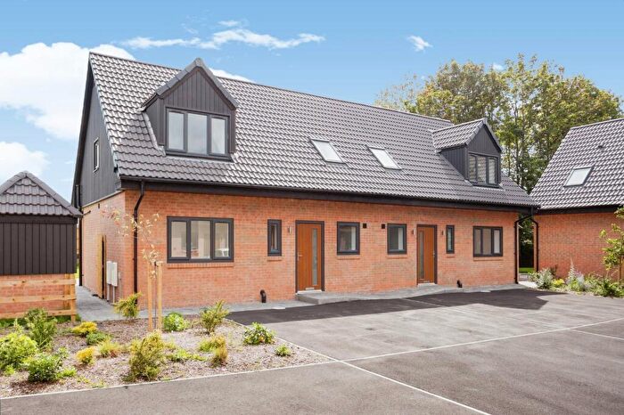 3 Bedroom Semi-Detached House To Rent In Pottery Place, Woodlesford, Leeds, LS26