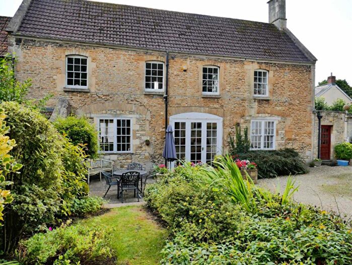 3 Bedroom Detached House For Sale In Castle Street, Calne, SN11