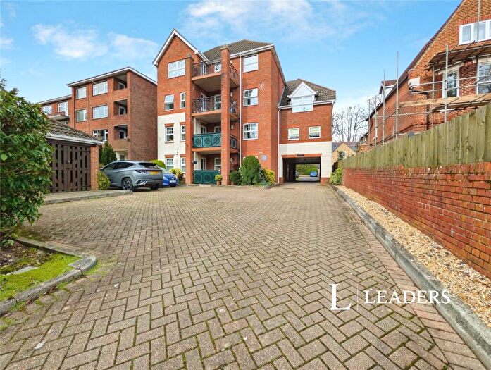 2 Bedroom Apartment For Sale In Pine Croft, Westwood Road, Southampton, SO17