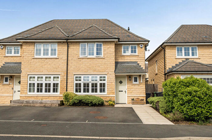 3 Bedroom Semi Detached House For Sale In Bletchley Way, Horsforth, Leeds, West Yorkshire, LS18