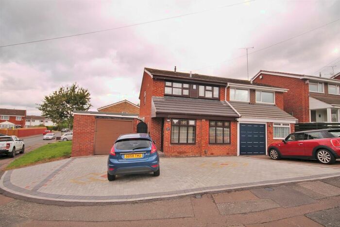 3 Bedroom Semi-Detached House To Rent In Bridgeacre Gardens, Binley, Coventry, CV3