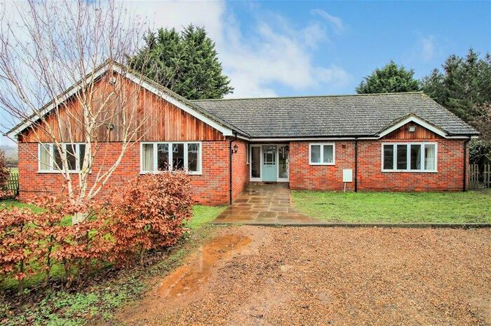 4 Bedroom Bungalow To Rent In Redding Lane, Redbourn, Redbourn, AL3