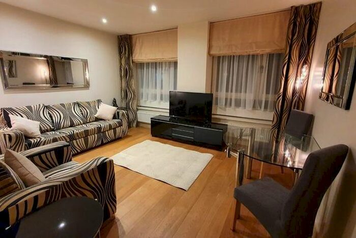 1 Bedroom Flat To Rent In Clipstone Street, London, W1W