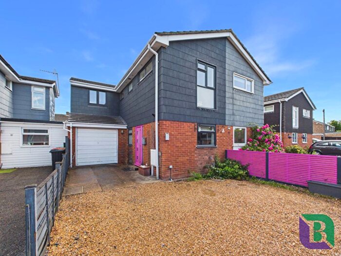 3 Bedroom Semi-detached House For Sale In Maple Grove, Woburn Sands, MK17