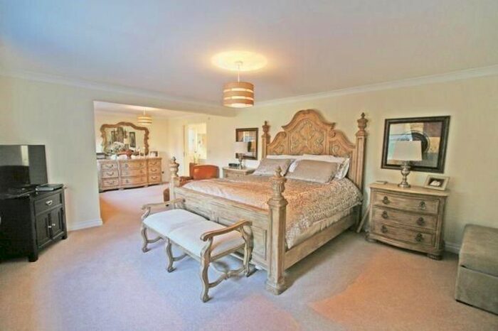 5 Bedroom Detached House To Rent In Parsonage Lane, Farnham Common, SL2