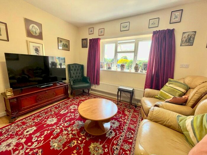 2 Bedroom Detached House For Sale In Maesmawr, Rhayader, Powys, LD6