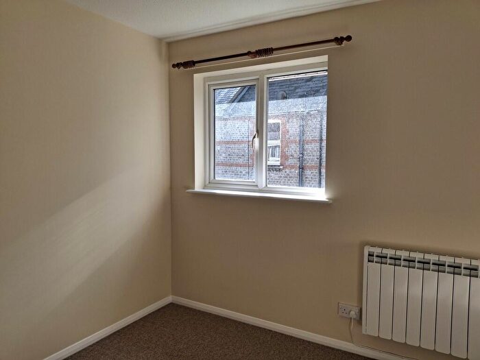 2 Bedroom End Of Terrace House To Rent In Chapel Street, Warminster, BA12