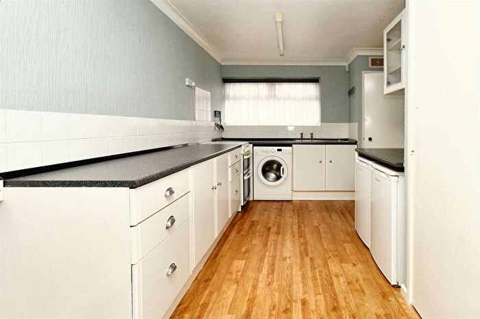3 Bedroom Terraced House For Sale In Nether Priors, Basildon, SS14