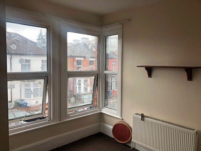 Property For Sale In Headstone Road, Harrow, Middlesex, HA1
