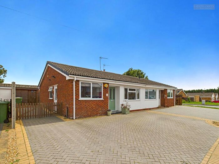 2 Bedroom Semi-Detached Bungalow For Sale In Fairview Avenue, Chatteris, PE16
