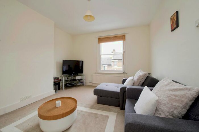 1 Bedroom Flat To Rent In Top Floor Flat, Fielding Road, B, Brook Green, London, Uk, W14