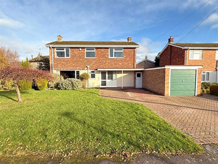 4 Bedroom Detached House For Sale In Moss Close, East Bridgford, NG13