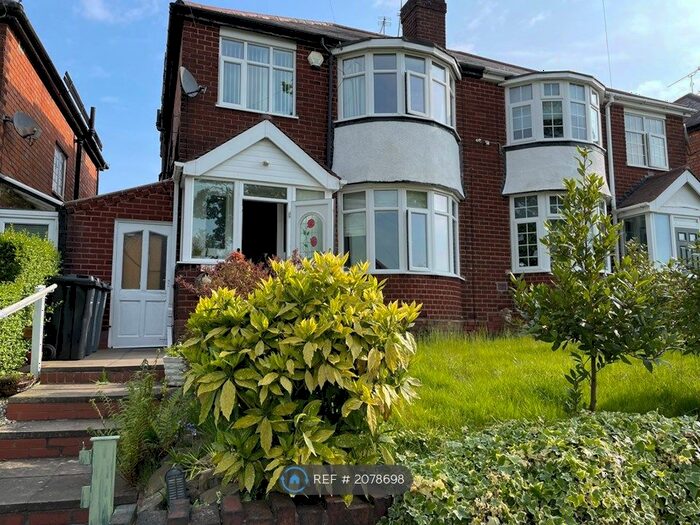 3 Bedroom Semi-Detached House To Rent In Quinton Lane, Birmingham, B32