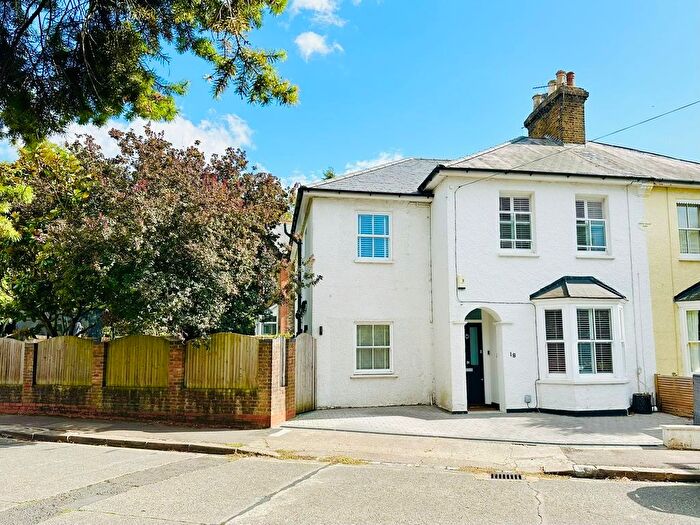 4 Bedroom Semi Detached House For Sale In Grove Road, Epsom, KT17