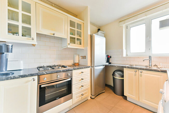 4 Bedroom Flat To Rent In Mary Datchelor Close, SE5
