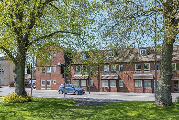 2 Bedroom Flat To Rent In Southbroom Road, Devizes, SN10