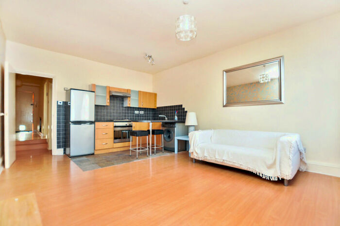 1 Bedroom Flat To Rent In Hoxton Street, London, N1