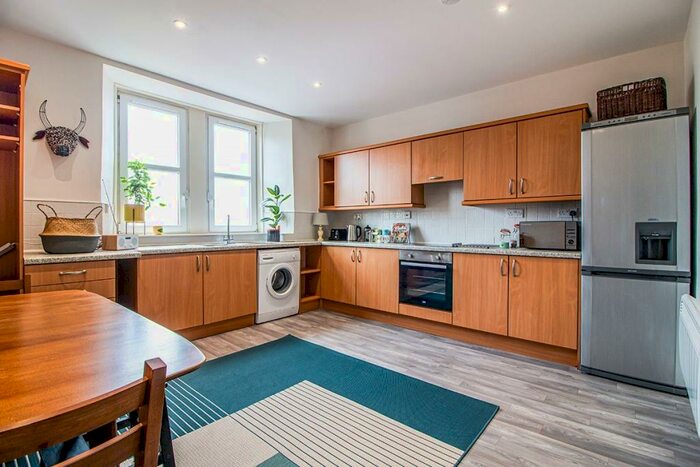 3 Bedroom Flat To Rent In Pitfour Street, Dundee, Angus, DD2