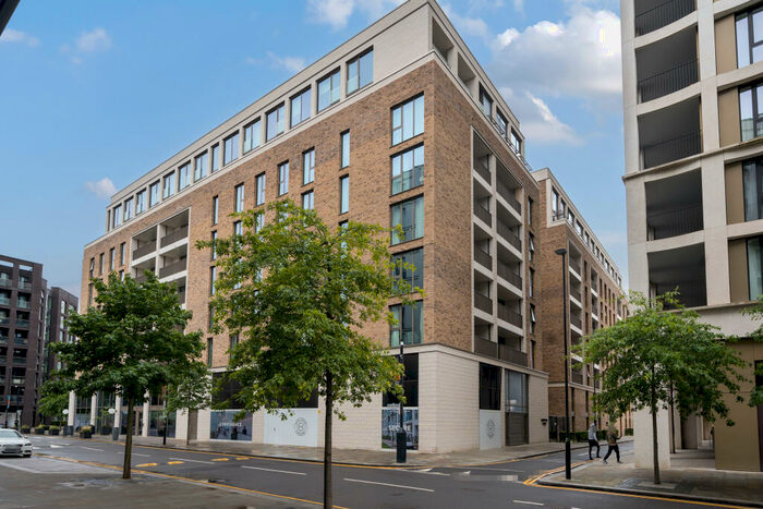 2 Bedroom Apartment To Rent In Commodore House, Schooner Road, E16