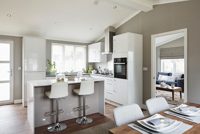 2 Bedroom Park Home For Sale In St Regis Park, Bassetsbury Lane, High Wycombe, Buckinghamshire, HP11