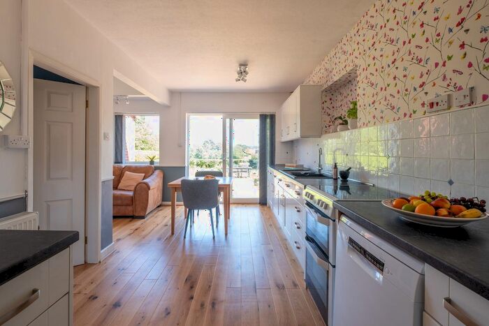 4 Bedroom Detached House For Sale In Highland Road, Kenilworth, CV8