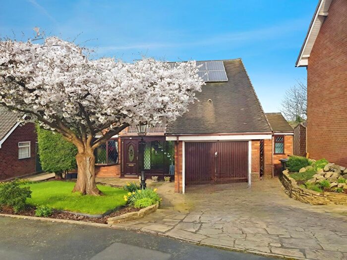 3 Bedroom Detached House For Sale In Cottesmore Close, West Bromwich, B71