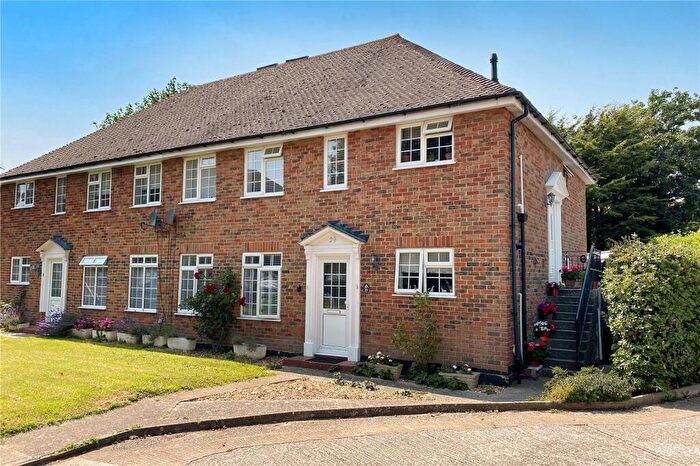 2 Bedroom Apartment For Sale In Furzedown, Littlehampton, West Sussex, BN17