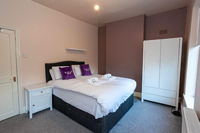 2 Bedroom Serviced Apartments To Rent In Parrin Lane, Manchester, Greater Manchester, M30