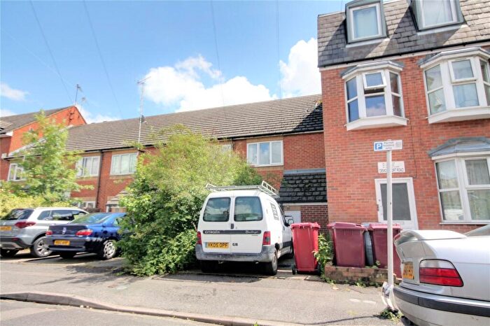2 Bedroom Terraced House To Rent In Grayling Court, De Montfort Road, Reading, Berkshire, RG1